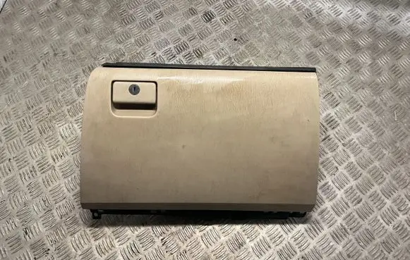 Toyota Land Cruiser (J120) Glove box