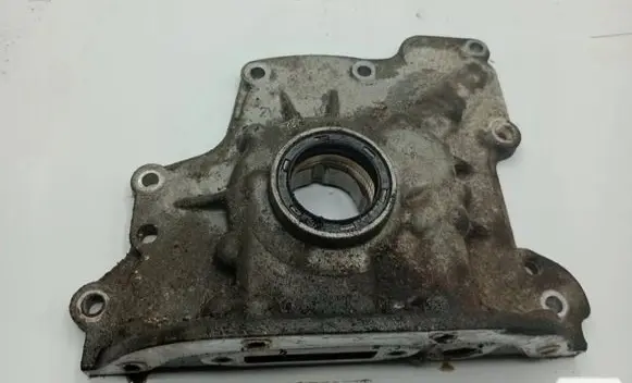 Volkswagen Golf IV Oil pump 036115105