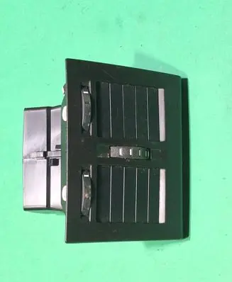 Skoda Octavia Mk2 (1Z) Rear air vent grill 1Z0819203