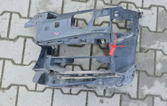 BMW 5 G30 G31 G38 Front bumper corner part panel trim 8064967