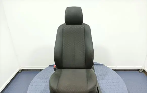 Toyota Urban Cruiser (XP110) Front driver seat 