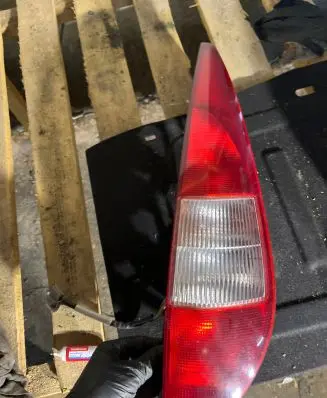 Ford Mondeo Mk III Rear/tail lights 1S7113404