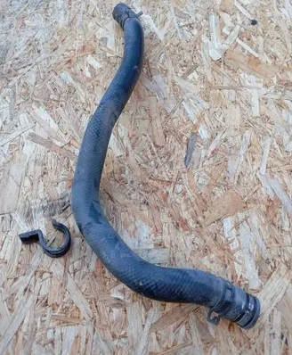 Hyundai i30 Engine coolant pipe/hose 254112L600