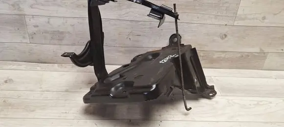 Toyota Yaris Battery tray 