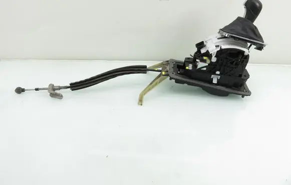 Volkswagen Touareg I Gear shifter/selector 7P1713041E