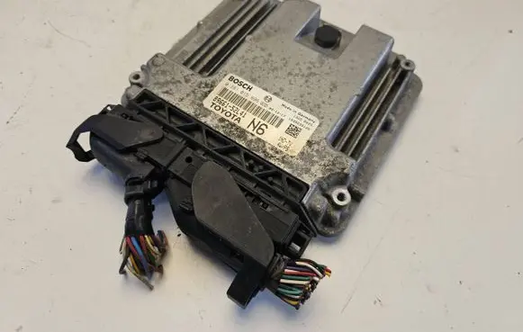 Toyota Yaris Engine control unit/module 0281015696 8966152L41 8966052N61