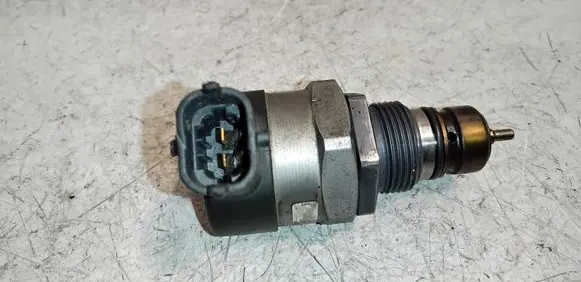 Renault Koleos I Fuel pressure regulator 8200610770 0281002800 33231370