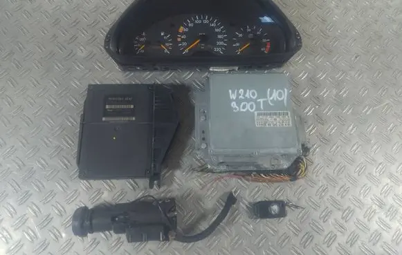 Mercedes-Benz E W210 Engine ECU kit and lock set A0175459032 28SA2877 0281001230