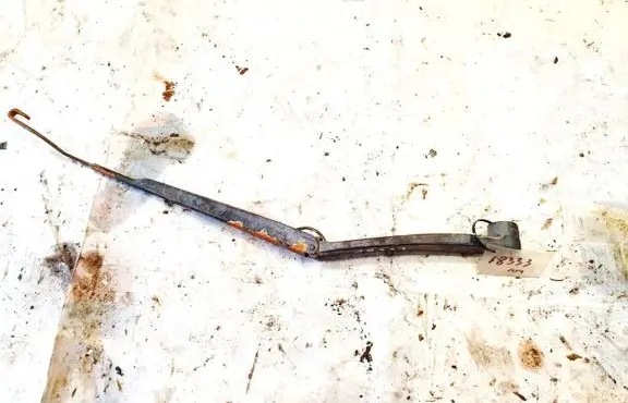 Hyundai Santa Fe Front wiper blade arm