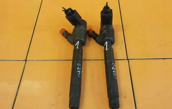 Mercedes-Benz E W211 Fuel injector 0986435135