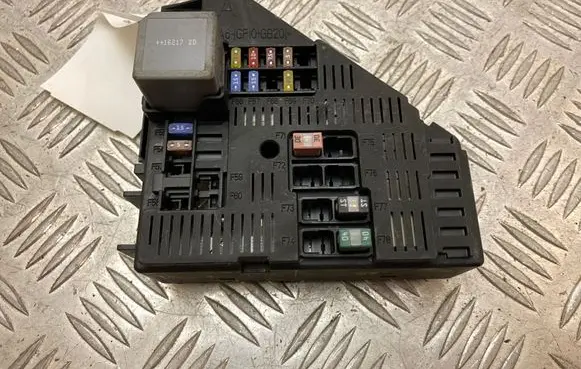 Volvo XC60 Fuse module 31453779