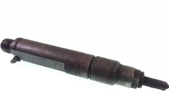 Volkswagen Golf III Fuel injector 028130201G
