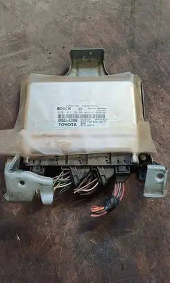 Toyota Yaris Engine control unit/module 8966152890 11280759 0281011126