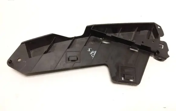 Volvo XC70 Front bumper mounting bracket 30796388