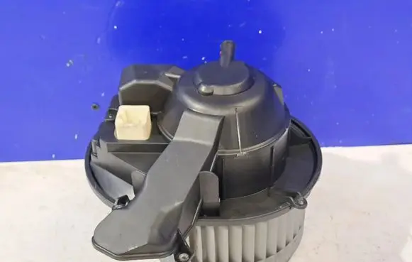 Volvo V70 Heater fan/blower 31320393