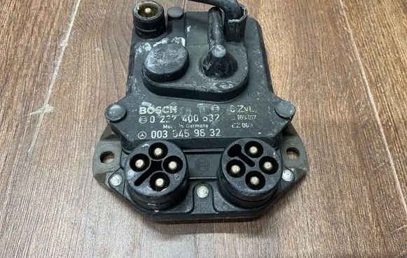 Mercedes-Benz E W124 Ignition amplifier control unit 0035459632 0227400532