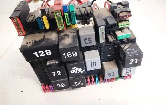 Seat Alhambra (Mk1) Fuse box set 7m0937025d 95vw14a073dc