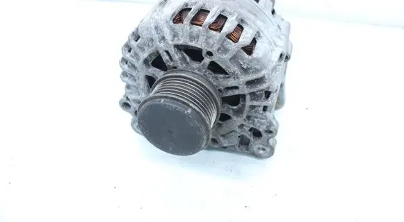 Volkswagen Golf Plus Generator/alternator 03L903023F
