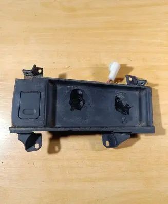 BMW 5 E39 12 V Socket (front) 8159694