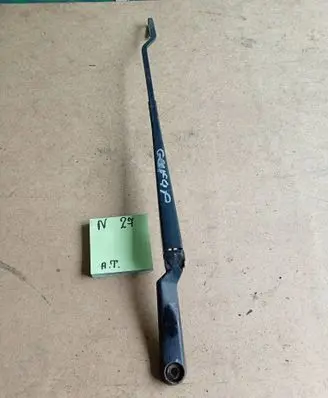 Volkswagen Golf IV Front wiper blade arm 58286523