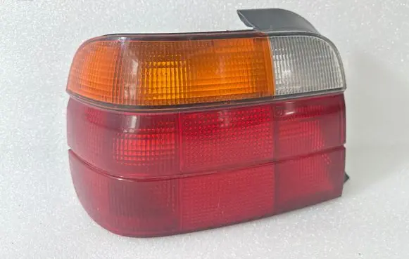 BMW 3 E36 Rear/tail lights 29270102 8353805