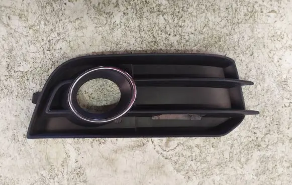 Audi A1 Front bumper lower grill 8X0807682