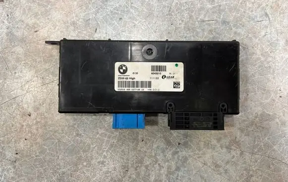 BMW 5 F10 F11 Gateway control module 9243210 9322532