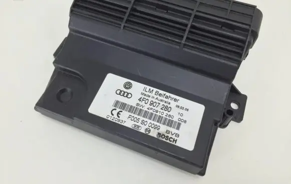Audi Q7 4L Power management control unit 4F0907280
