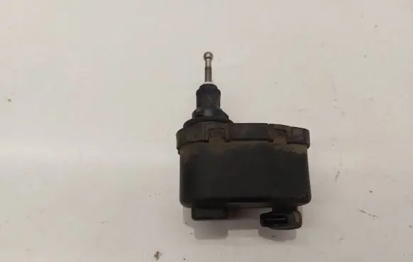 Headlight level adjustment motor