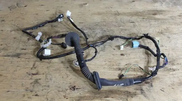 Subaru Impreza III Front door wiring loom 81821FG100