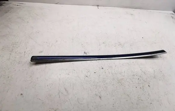 Volkswagen PASSAT B5.5 Front door trim (molding) 3b0853516