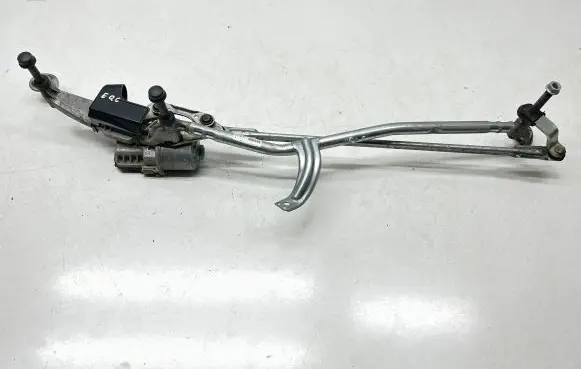 Mercedes-Benz EQC Front wiper linkage and motor A2538209700 20210910 3397022354