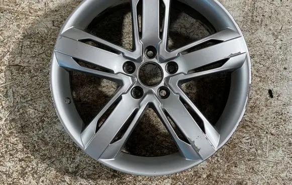 R18 alloy rim