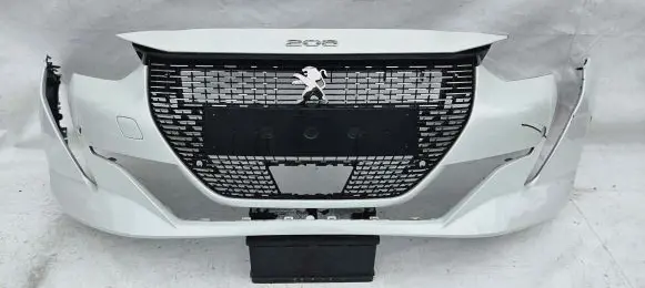 Peugeot 208 Front bumper 9824787780