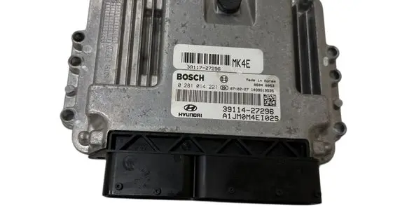 Hyundai Tucson JM Engine control unit/module 3911727296 3911427296 0281014221