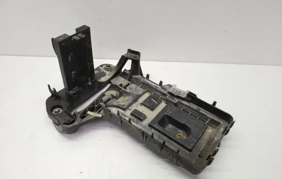 Battery tray