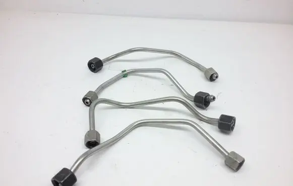 Citroen C4 Cactus Fuel injector supply line/pipe 