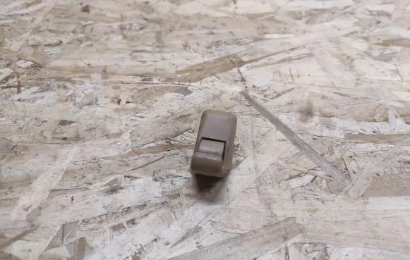 Sun visor clip/hook/bracket