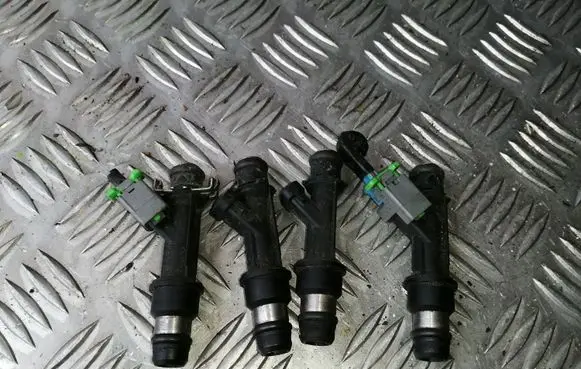 Chevrolet Trans Sport Fuel injectors set 25323974