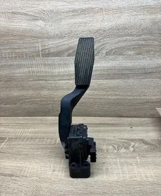 Opel Zafira B Accelerator throttle pedal 01094603