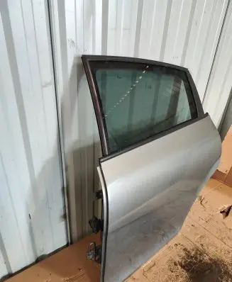 Seat Leon (1P) Rear door