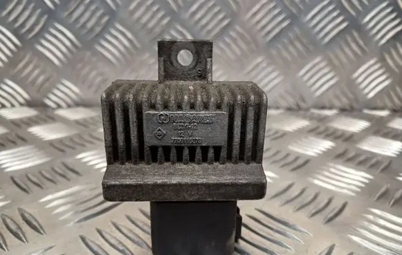 Glow plug pre-heat relay