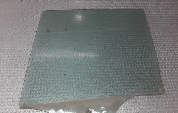 Mercedes-Benz ML W163 Rear door window glass 43R008010