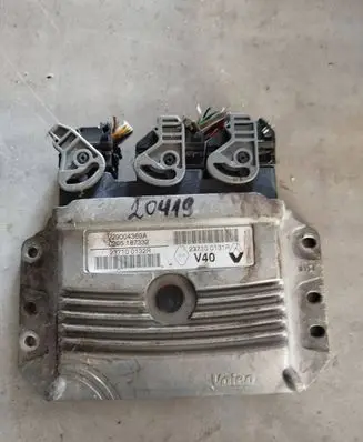 Renault Megane III Engine control unit/module V29004369A 237100131R 237100132R