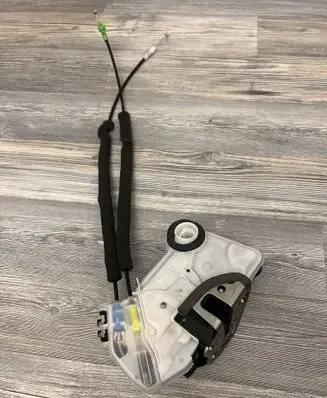 Toyota C-HR I Front door lock 