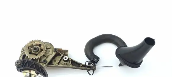 Mercedes-Benz R W251 Oil pump A2721800501