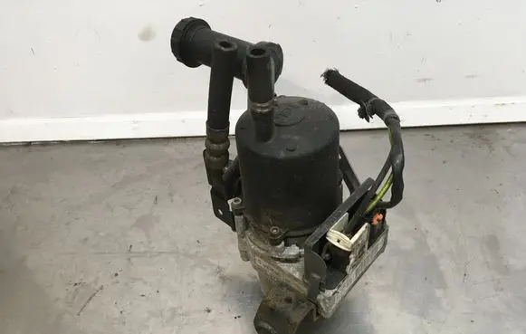 Peugeot Partner Power steering pump 9807201780