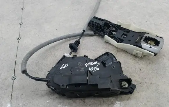 Skoda Fabia Mk3 (NJ) Front door lock 5TB837015A