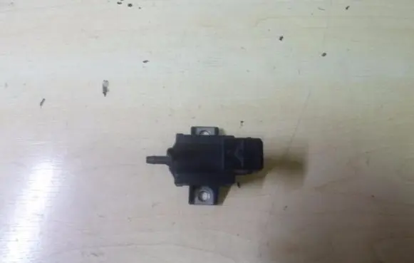 Toyota Avensis T270 Turbo solenoid valve 258600R010 VD2030
