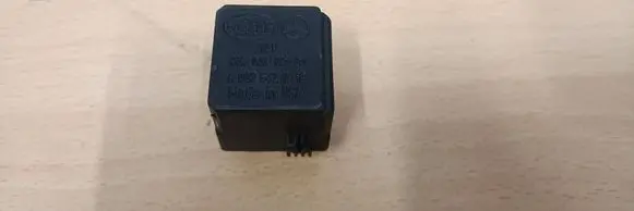 Mercedes-Benz E W211 Other relay A0025421319 4AA00779100